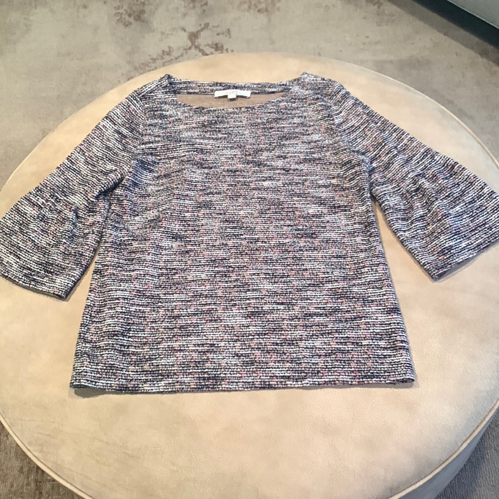Ann Taylor loft gently worn size med . Casual top.